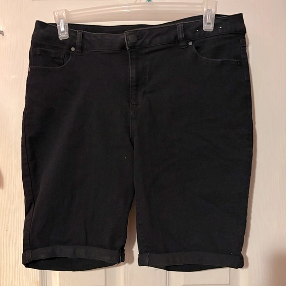 d. jeans Women's Black Bermuda Shorts - Picture 1 of 6